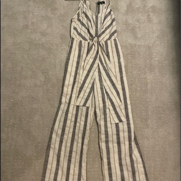 Linen jumpsuit. - Picture 4 of 5